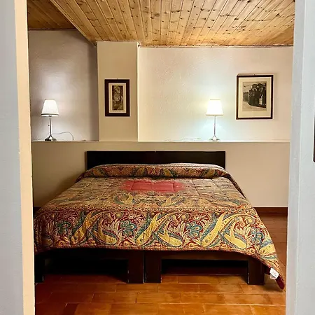 Alojamento de Acomodação e Pequeno-almoço Gennarcu