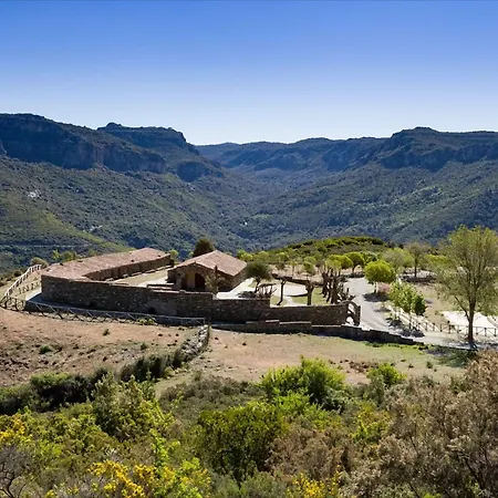 Alojamento de Acomodação e Pequeno-almoço Gennarcu