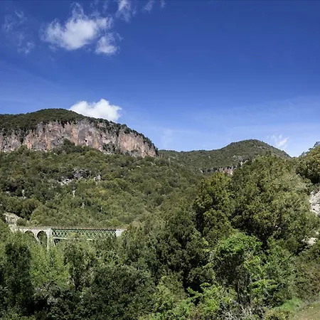 Alojamento de Acomodação e Pequeno-almoço Gennarcu